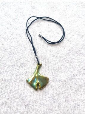 ZSOLNAY Hungary Eosin Iridescent Ginko Leaf Porcelain Pendant Necklace